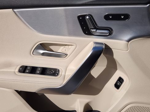 Used 2021 Mercedes-Benz A 220 image 23