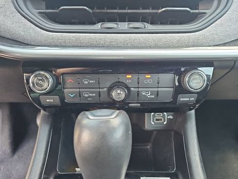 Used 2024 Jeep Compass Latitude AWD/4WD image 21