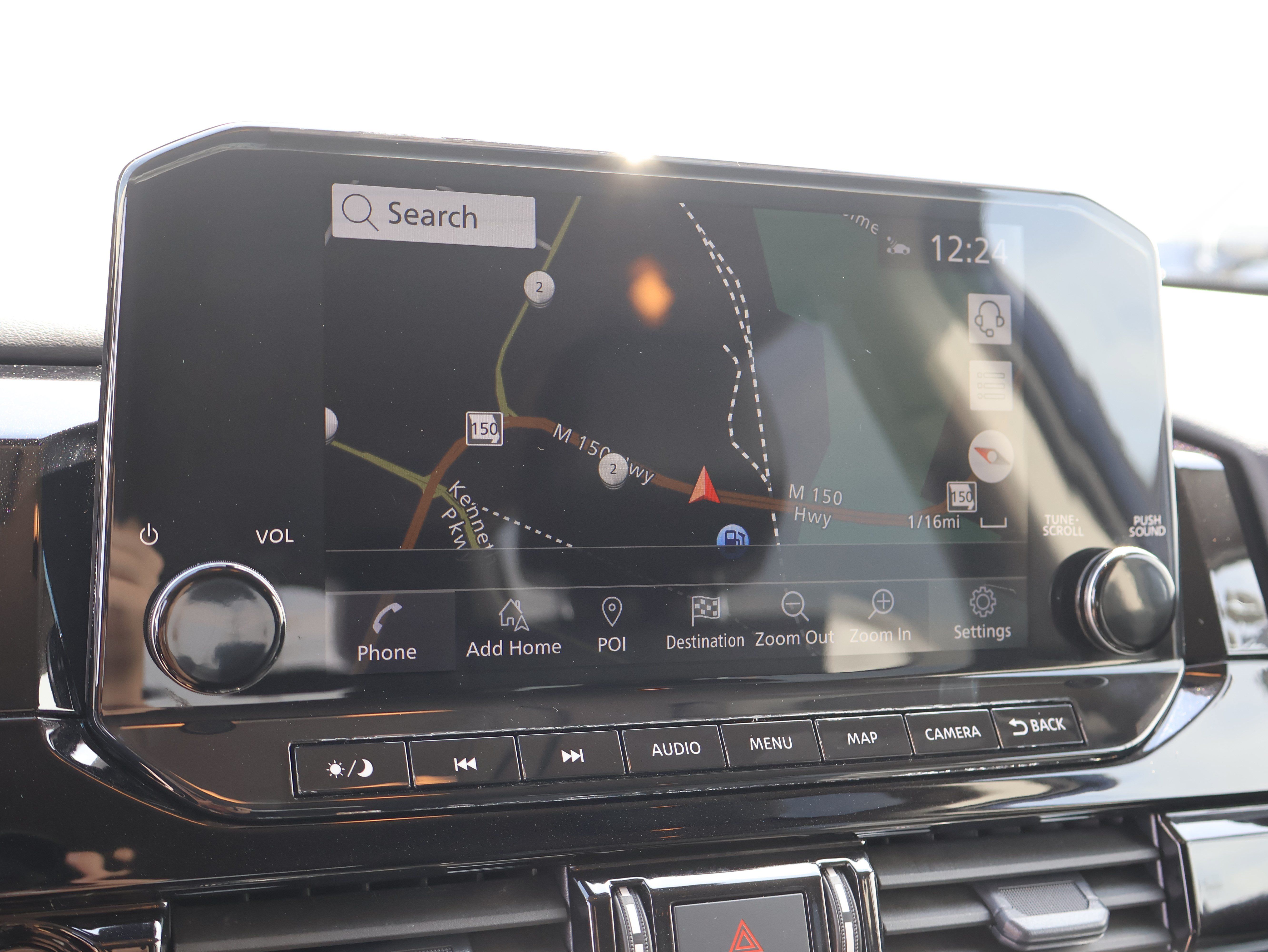 Used 2025 Nissan Pathfinder SL AWD/4WD image 28