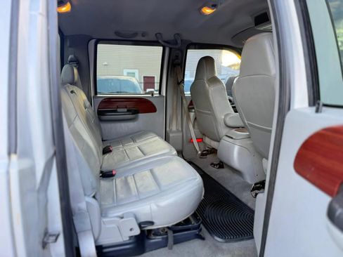 Used 2005 Ford F250 Lariat AWD/4WD image 16