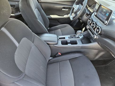 Used 2025 Nissan Sentra SV FWD image 10