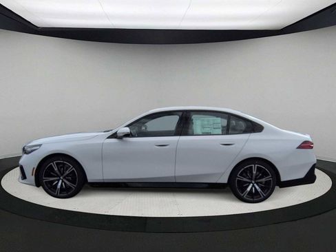 New 2026 BMW 530i xDrive w/ M Sport Package AWD/4WD image 5