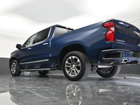 Used 2023 Chevrolet Silverado 1500 High Country w/ High Country Premium Package AWD/4WD image 19