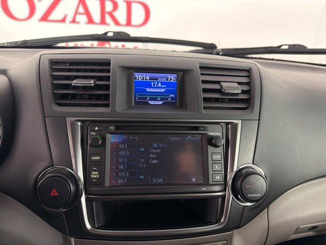 Used 2013 Toyota Highlander SE FWD image 21