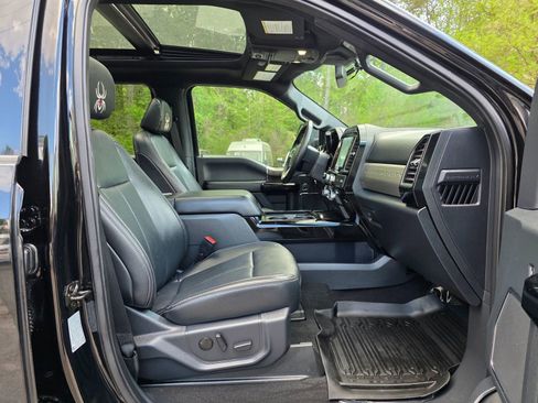Used 2022 Ford F250 Lariat w/ Black Appearance Package image 34