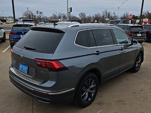 Used 2022 Volkswagen Tiguan SE image 5