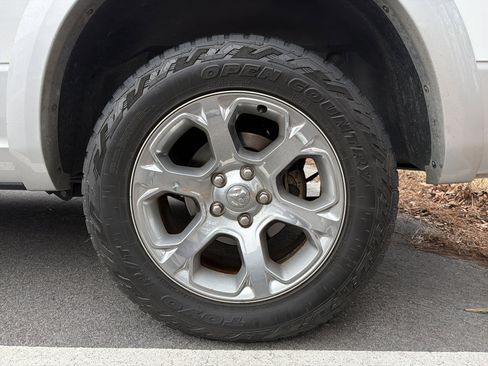 Used 2016 RAM 1500 Laramie image 16