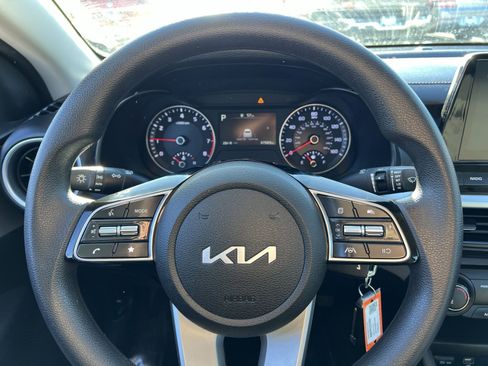 Used 2022 Kia Forte LXS image 16
