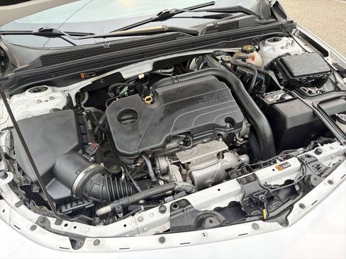 Used 2020 Chevrolet Malibu LT FWD image 17
