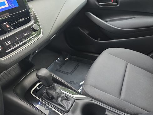 Used 2025 Toyota Corolla LE FWD image 22
