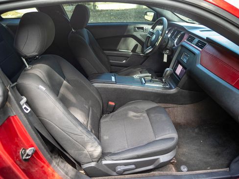 Used 2013 Ford Mustang Coupe RWD image 29