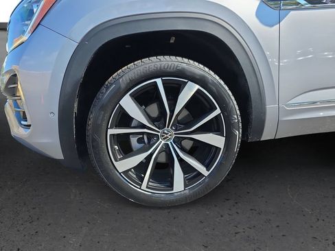 Certified 2024 Volkswagen Atlas SEL Premium R-Line AWD/4WD image 13