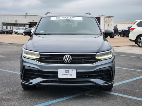Used 2024 Volkswagen Tiguan SE R-Line image 32