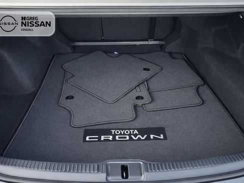 Used 2023 Toyota Crown XLE image 21