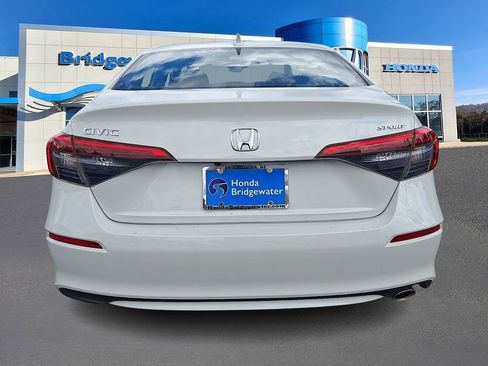 Used 2023 Honda Civic Sport image 5