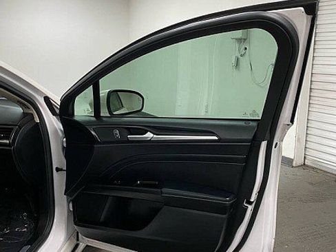 Used 2019 Ford Fusion Energi Titanium image 17