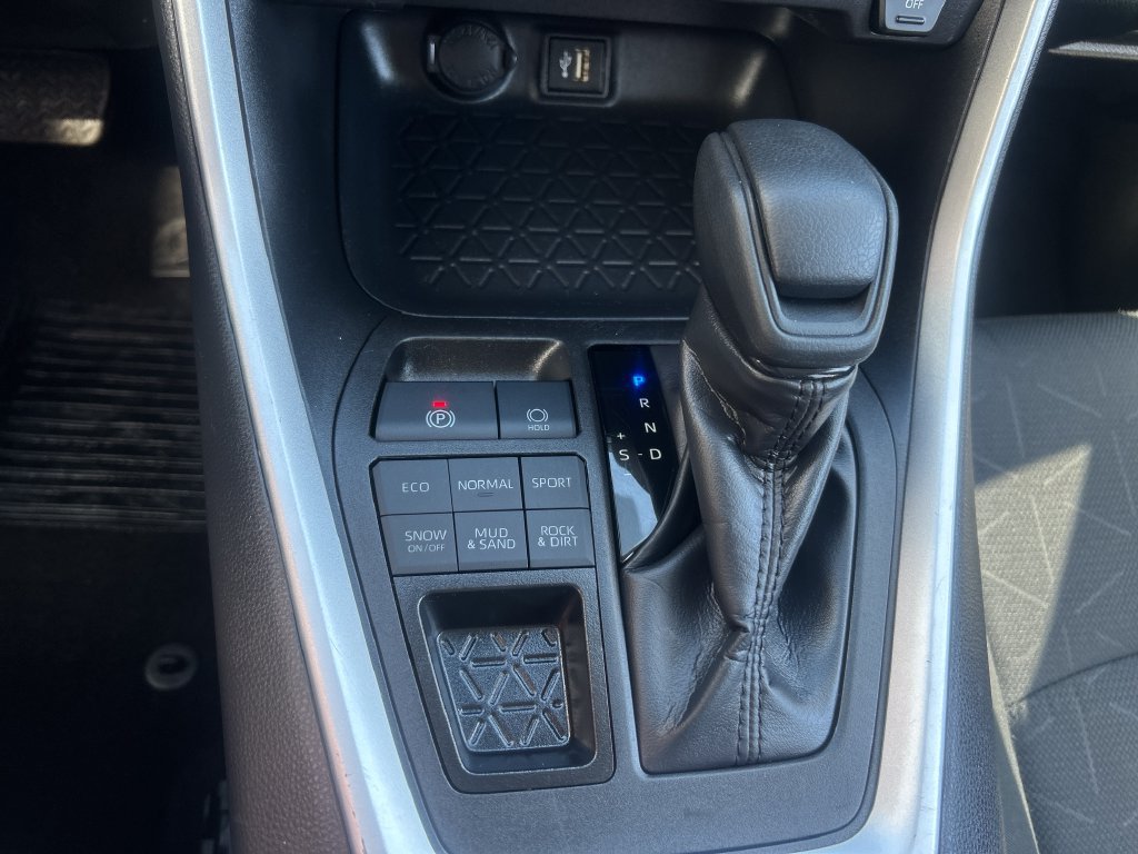 Certified 2025 Toyota RAV4 XLE AWD/4WD image 25