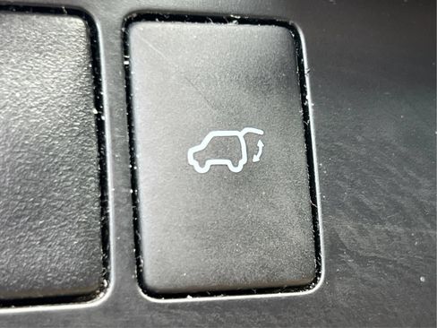 Used 2016 Toyota Highlander XLE AWD/4WD image 34