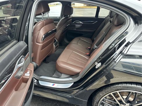 Used 2022 BMW 750i xDrive image 46