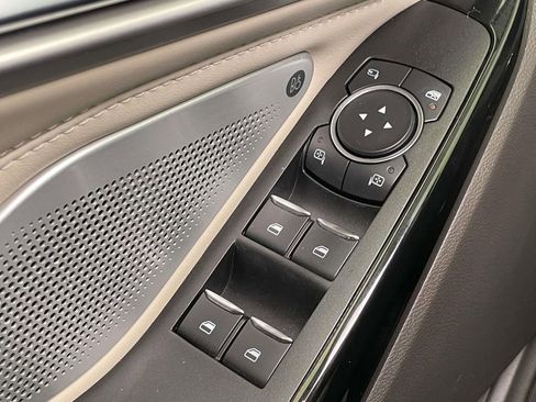 Used 2021 Ford Explorer Platinum w/ Equipment Group 601A AWD/4WD image 38