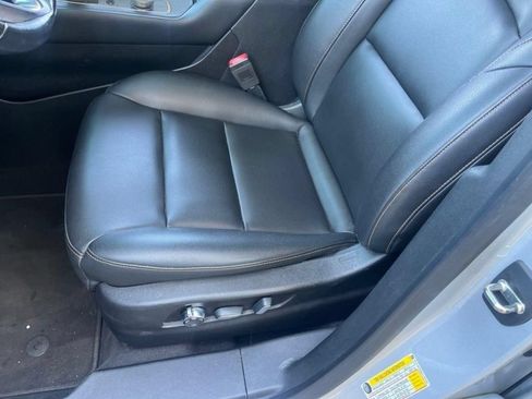 Used 2019 Cadillac XT4 Sport w/ Driver Awareness Package FWD image 8