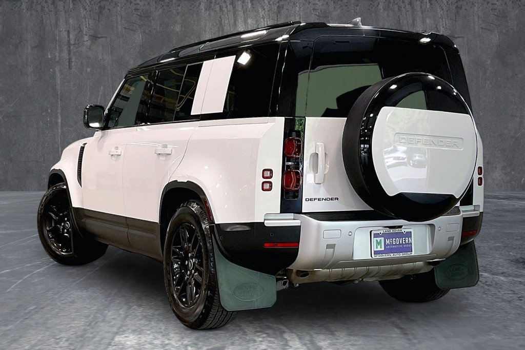 Certified 2025 Land Rover Defender 110 S AWD/4WD image 4