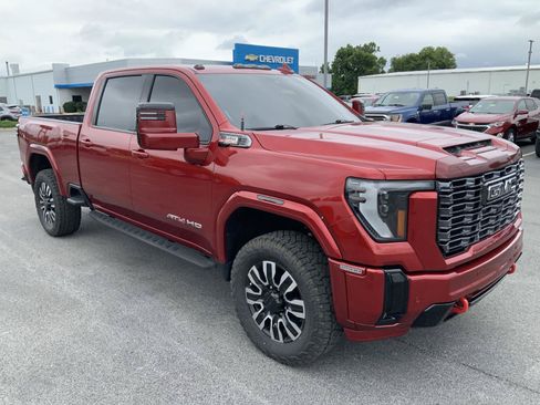 Used 2025 GMC Sierra 2500 AT4 w/ AT4 Premium Plus Package AWD/4WD image 2