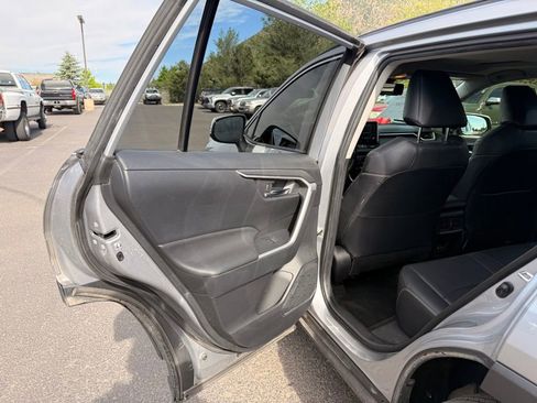 Used 2019 Toyota RAV4 XLE Premium AWD/4WD image 14