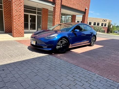 Used 2022 Tesla Model 3 Standard Range RWD image 3
