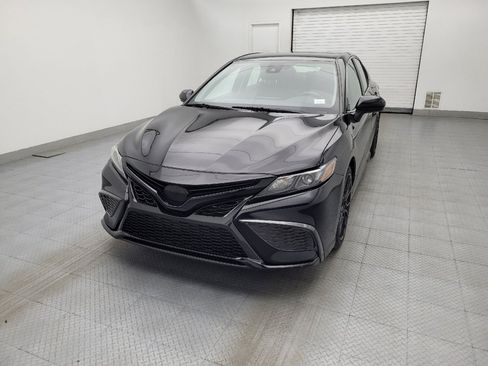 Used 2021 Toyota Camry SE image 15