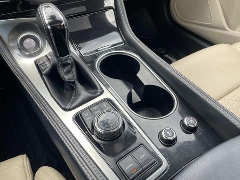 Used 2016 Nissan Maxima Platinum image 27