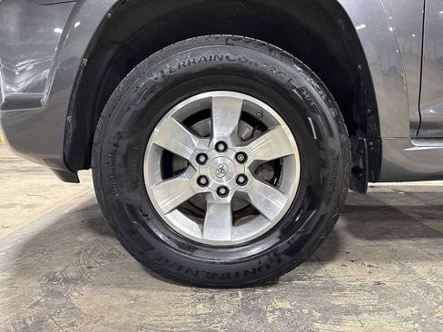 Used 2013 Toyota 4Runner SR5 w/ Convenience Pkg image 10