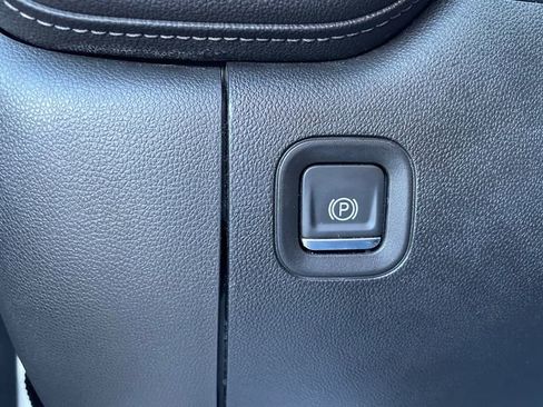 Used 2022 GMC Sierra 2500 SLE image 24