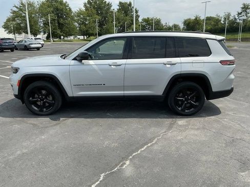 Used 2023 Jeep Grand Cherokee L Laredo AWD/4WD image 9