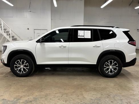 Used 2025 GMC Acadia AT4 w/ Luxury Package AWD/4WD image 4