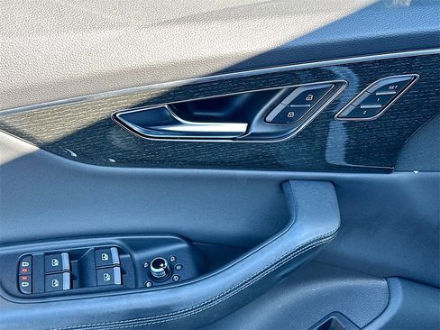 Used 2022 Audi Q7 3.0T Prestige image 21