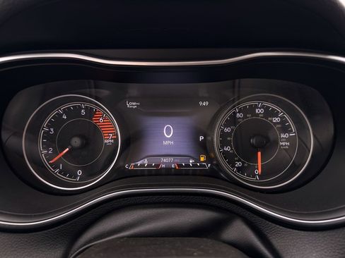 Used 2019 Jeep Cherokee Limited image 16