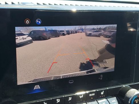 Used 2023 Chevrolet Colorado LT w/ LT Convenience Package III AWD/4WD image 16