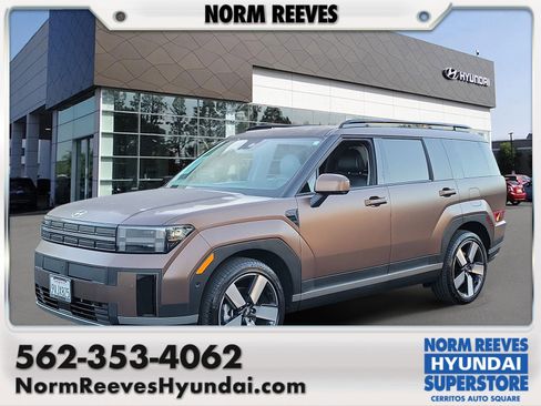 Certified 2025 Hyundai Santa Fe Limited image 1