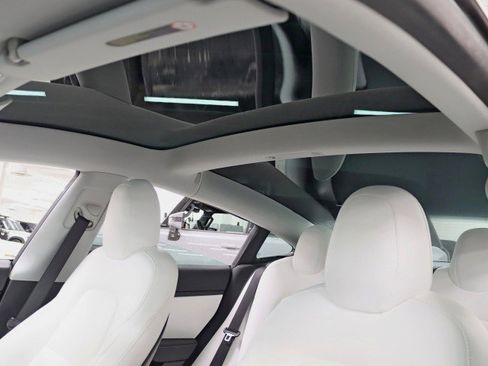 Used 2020 Tesla Model 3 Performance image 32