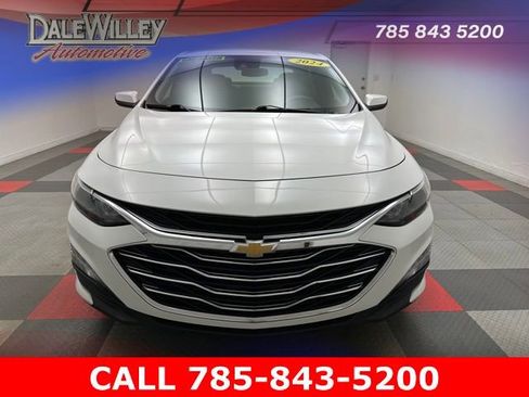 Used 2024 Chevrolet Malibu LT image 2