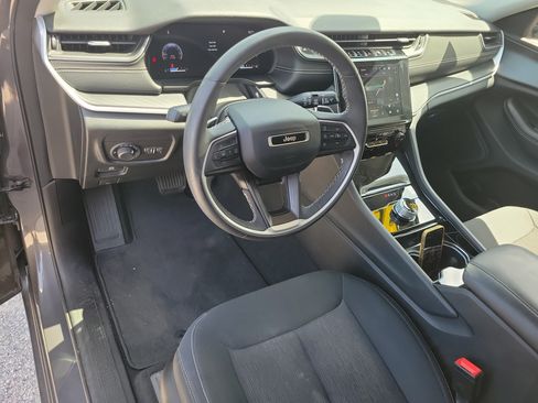 Used 2023 Jeep Grand Cherokee L Laredo w/ Luxury Tech Group I RWD image 13