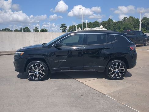 Certified 2024 Jeep Compass Limited w/ Elite Group AWD/4WD image 9
