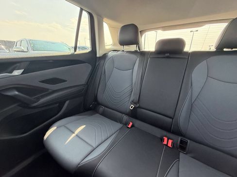 Used 2026 Volkswagen Tiguan SE AWD/4WD image 41