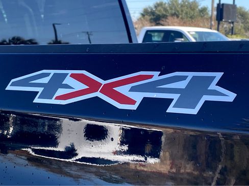 New 2025 Chevrolet Silverado 1500 LT image 24