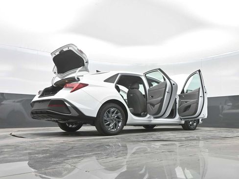 New 2026 Hyundai Elantra Blue image 33