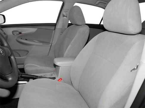 Used 2013 Toyota Corolla LE image 8