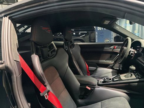 Used 2025 Porsche 911 GT3 RS RWD image 34