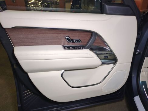 New 2026 Land Rover Range Rover SE AWD/4WD image 11