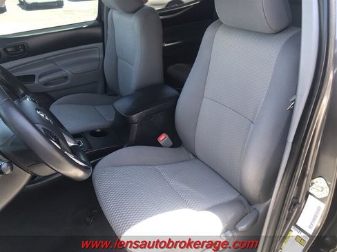 Used 2015 Toyota Tacoma PreRunner w/ Convenience Package RWD image 12